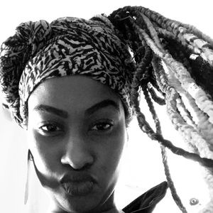 Meet your Posher, Tia